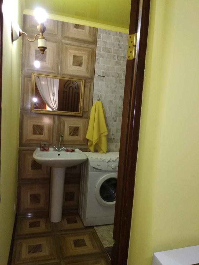 Apartment On Dzhonua Street Sukhumi Luaran gambar